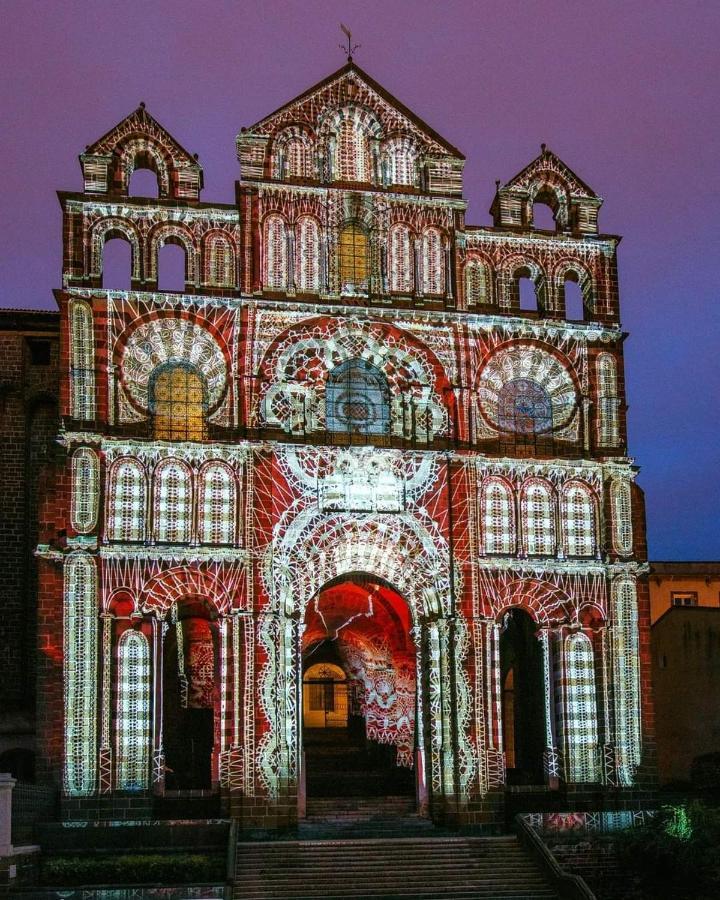 Le Puy-en-VelayLe Raphael Centre Historiqueアパートメント エクステリア 写真
